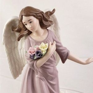 Grandeur Noel Collector's Porcelain
Angel